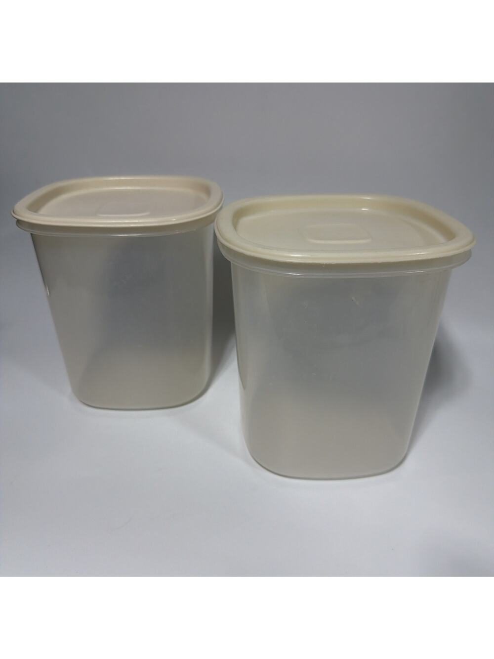 Set 2 Rubbermaid #6 Servin Saver Square 12 Cup Storage Canisters Almond Lids